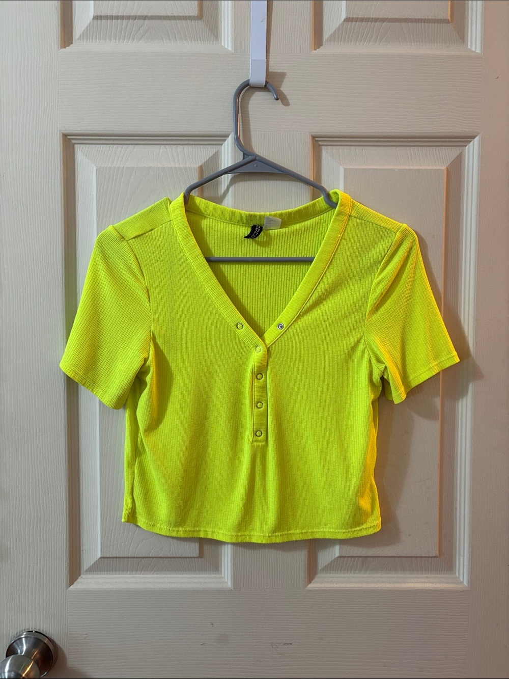 H&M Neon Yellow Ribbed V-Neck Snap Front Crop Top